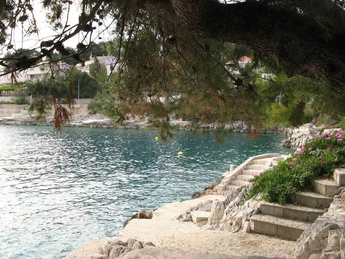 Apartments Otok 2 Trogir
