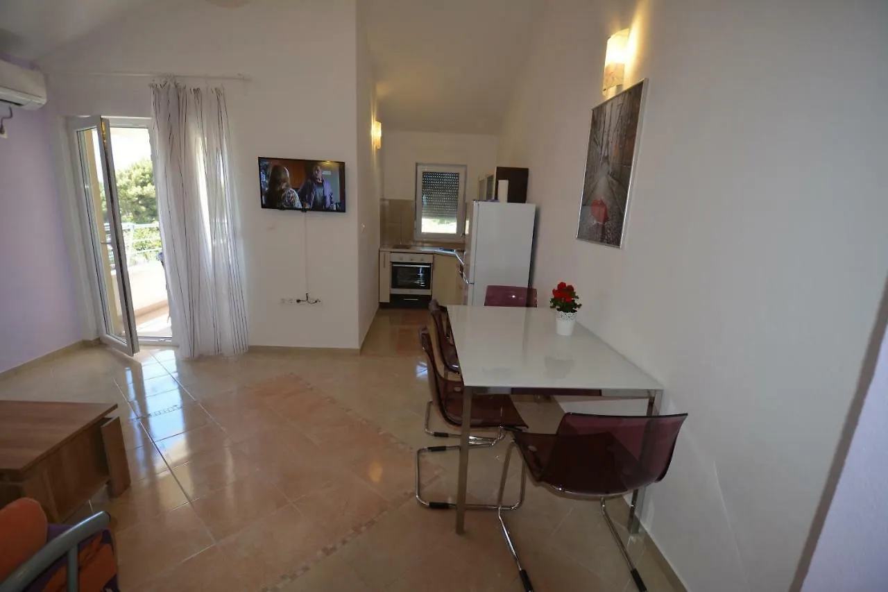Apartments Otok 2 Trogir