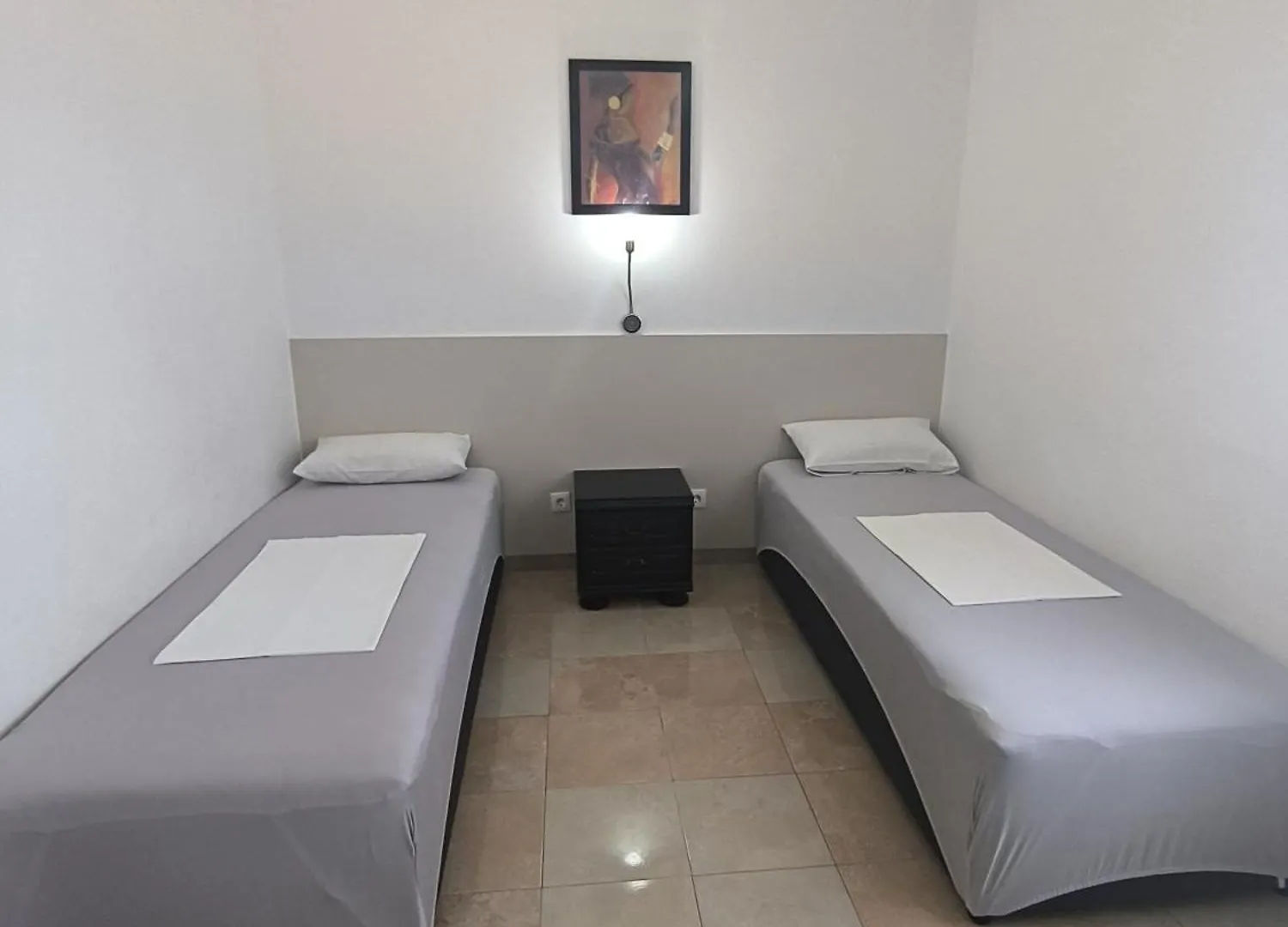 Apartments Otok 2 Trogir 0*,