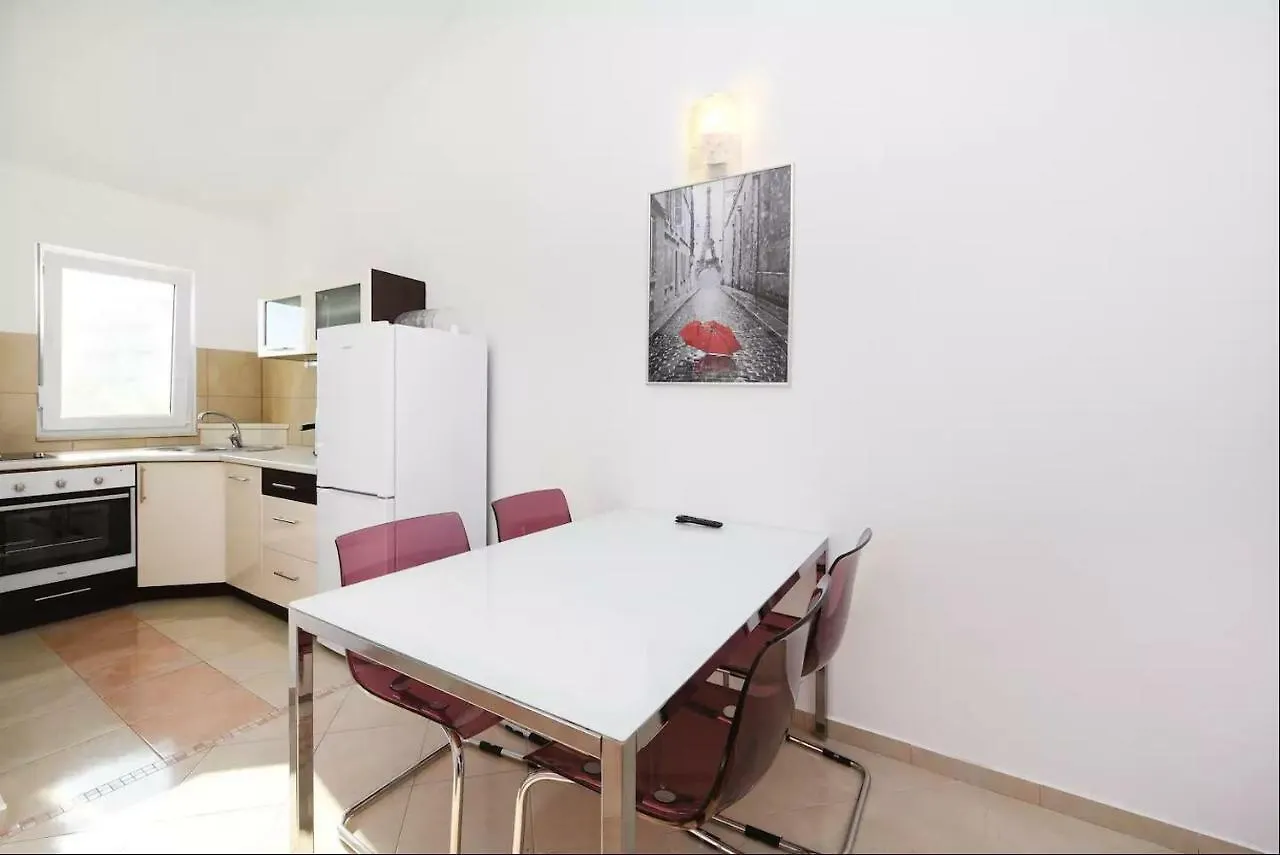 Apartments Otok 2 Trogir