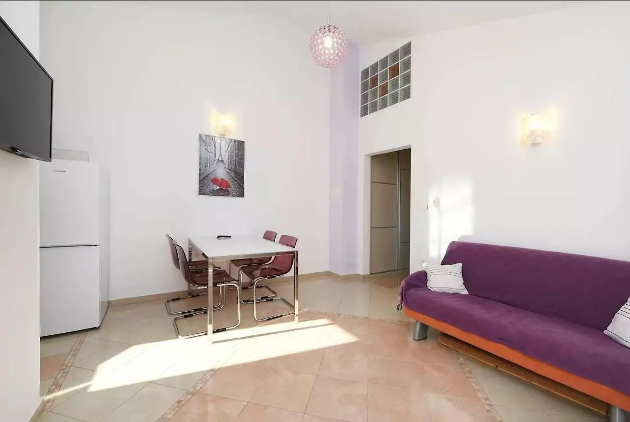 Apartments Otok 2 Trogir 0*,  Horvátország